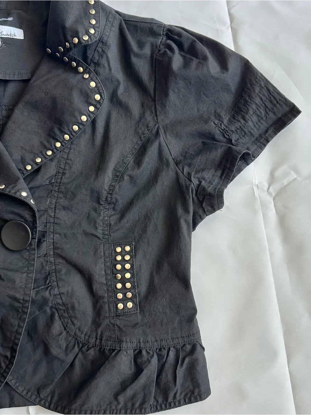 Color Swatch black cropped short sleeve jacket, size large